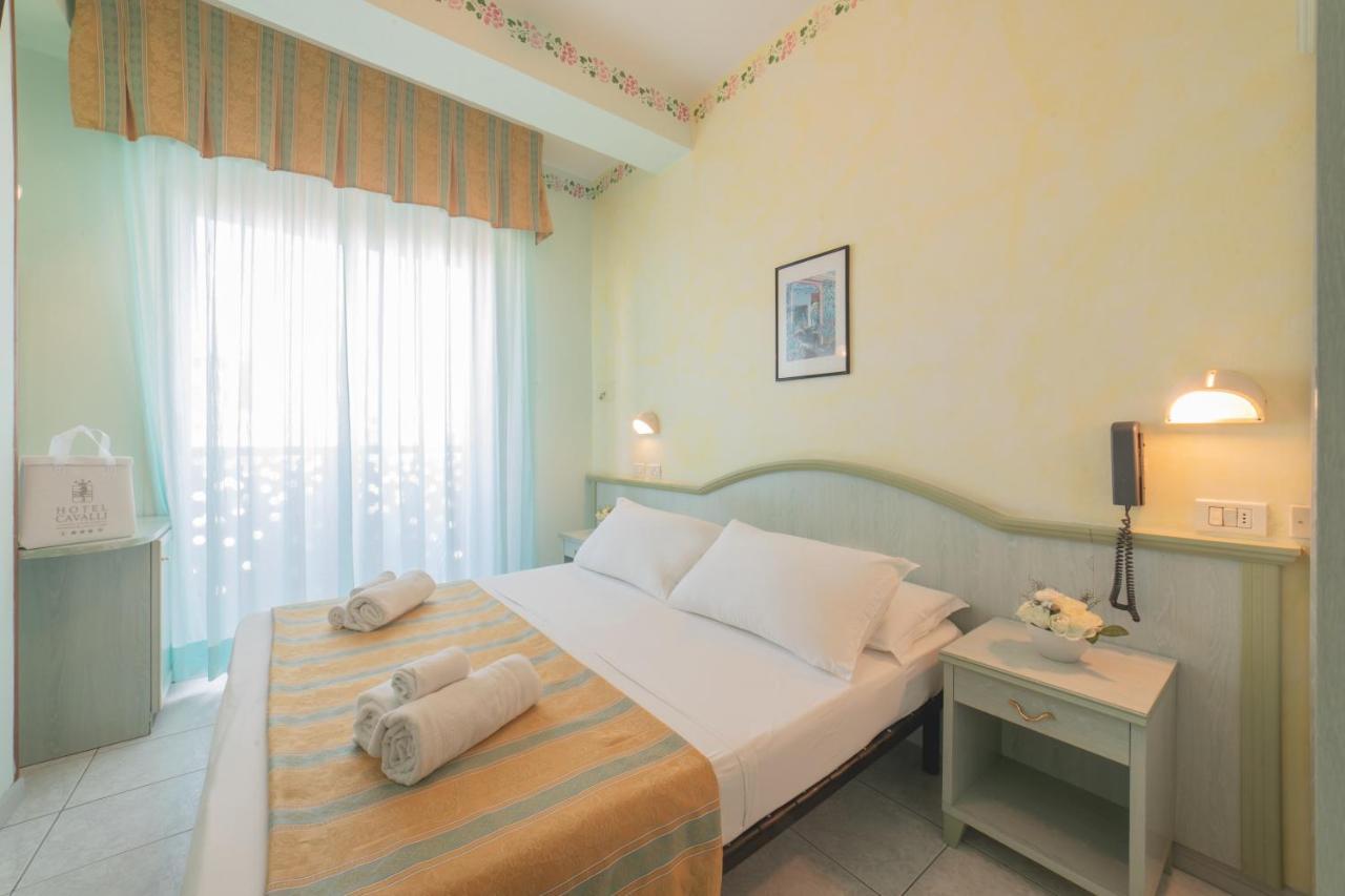 Hotel Cavalli Католика Екстериор снимка
